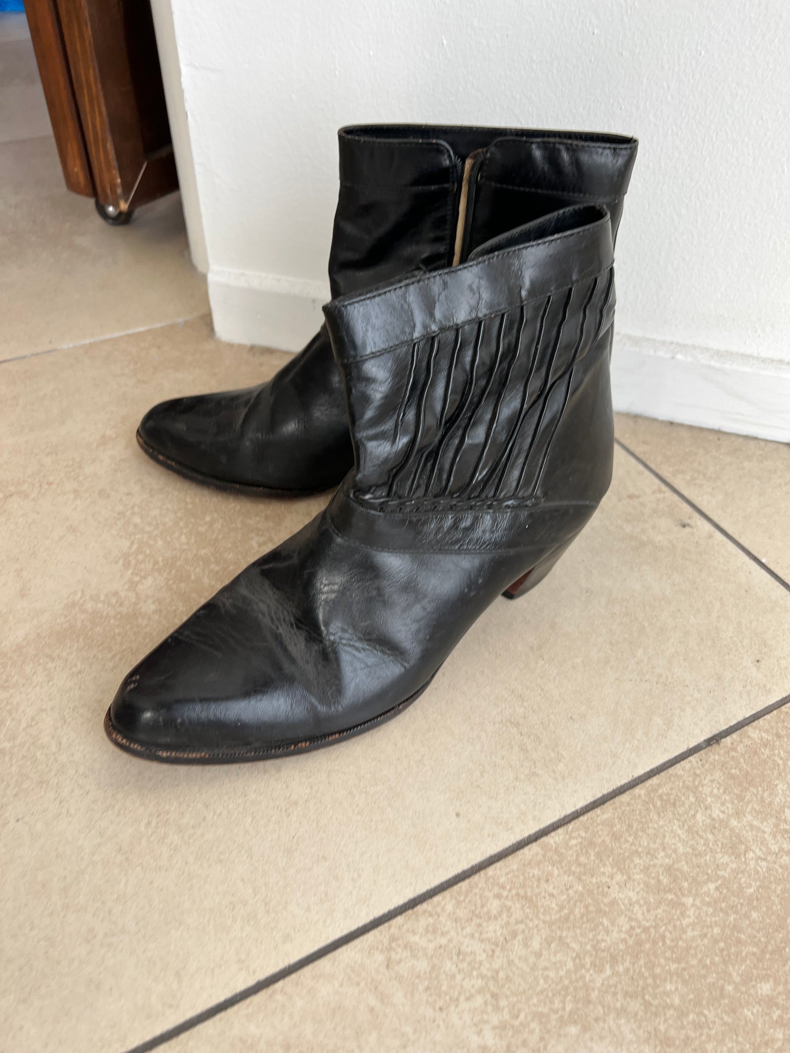 1960s MENS SHOES-BOOTS- Black Beatle Boots