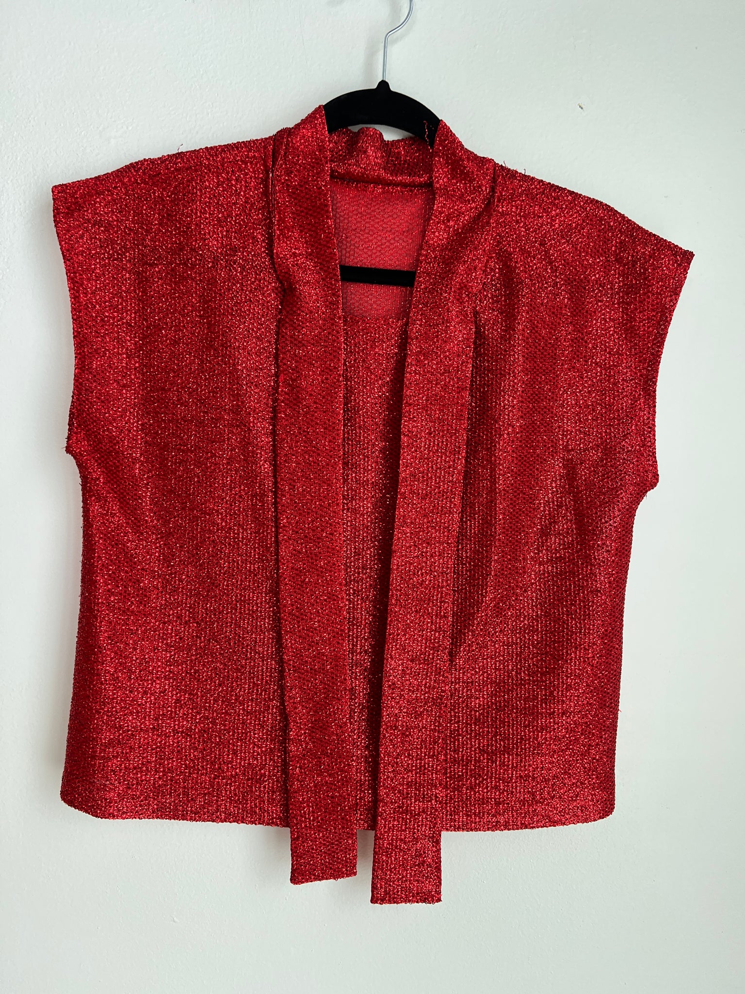 1970s TOP- red metaliic pussy bow disco