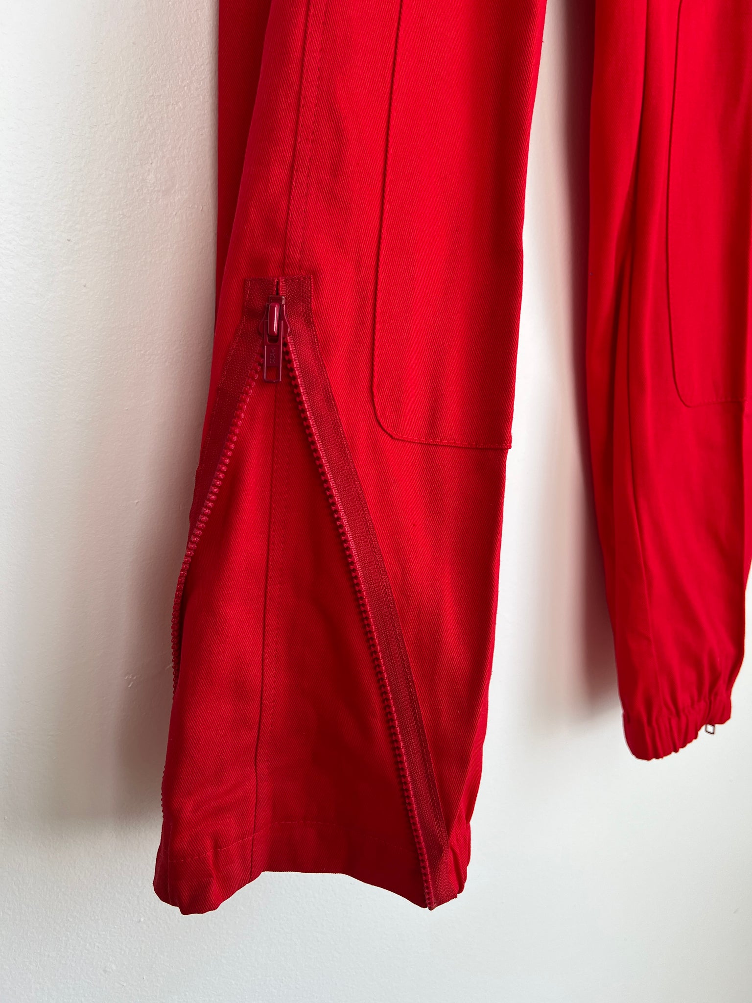 1980s PANTS- red drawstring w/ zipper detail at elastic hem