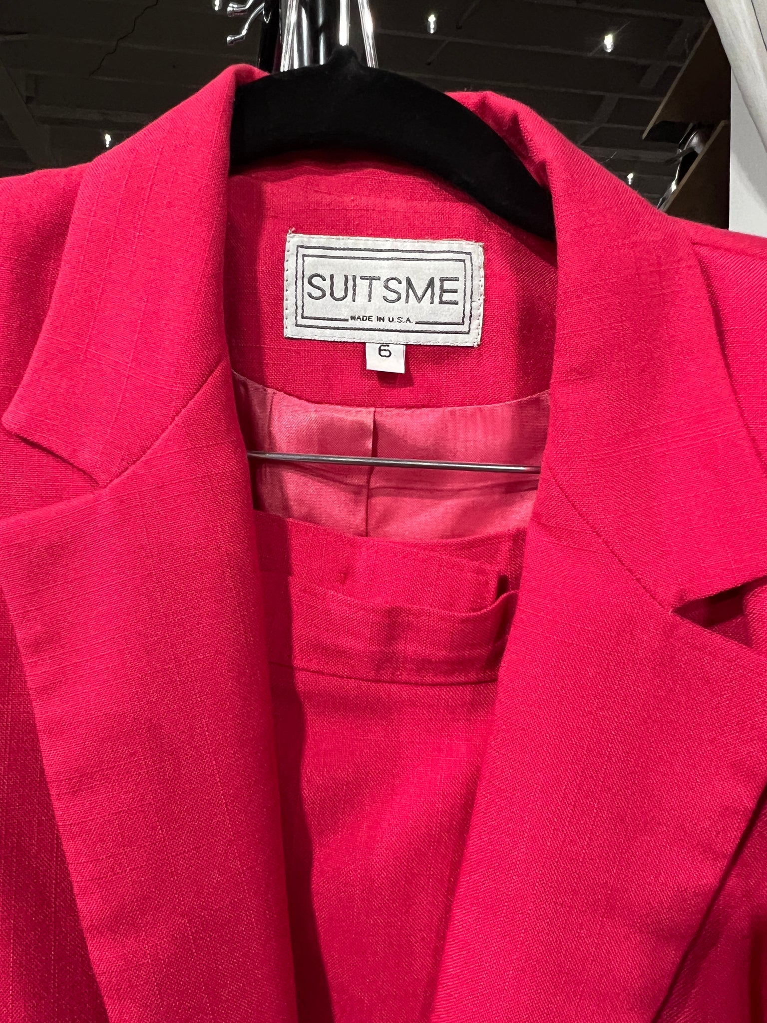 1990's 2 PIECE-SKIRT SUIT-Suits Me hot pink short sleeve