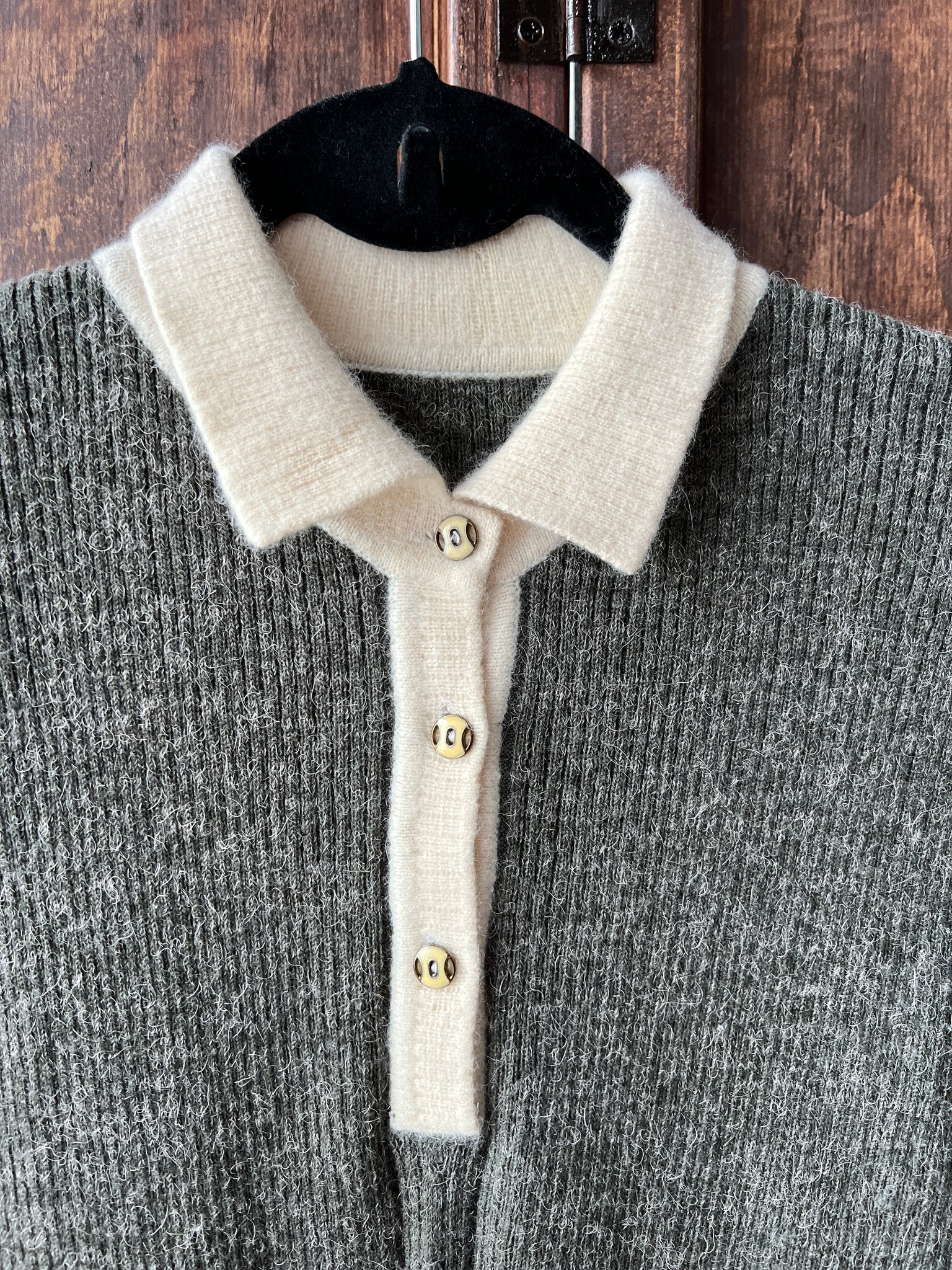 1990s SWEATER- olive w/ cream collar/ buttons