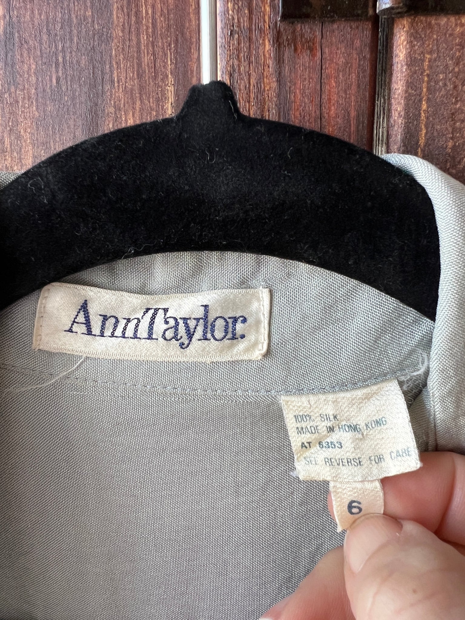1980s TOP- Ann Taylor dove gray silk l/s