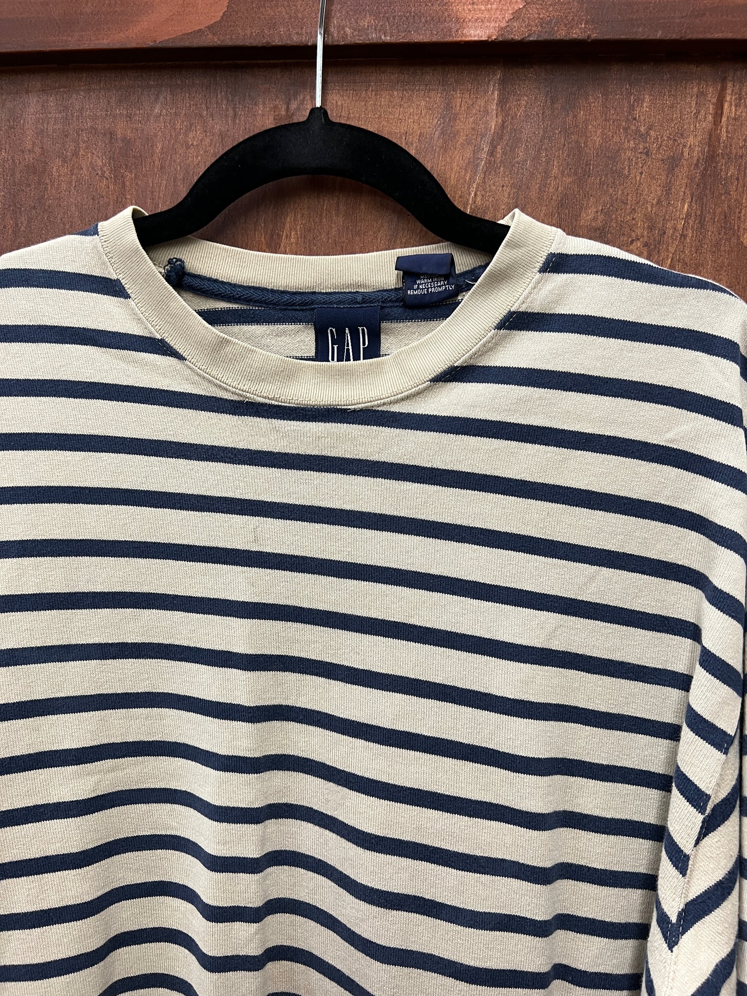 1990s T SHIRT- SWEATSHIRT- Gap tan/navy stripe l/s