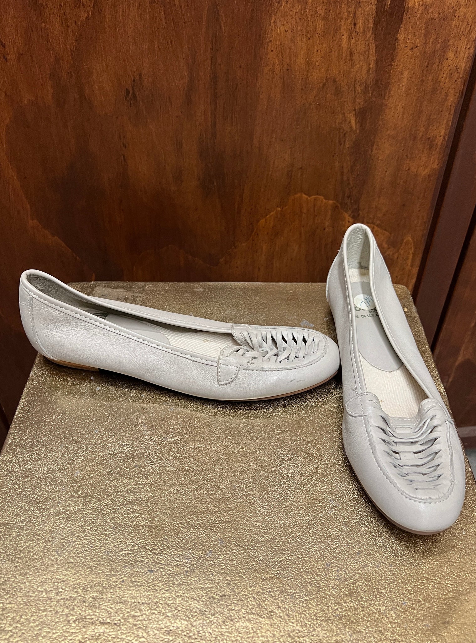 1990s SHOES- White Mountain dove grey loafer flat