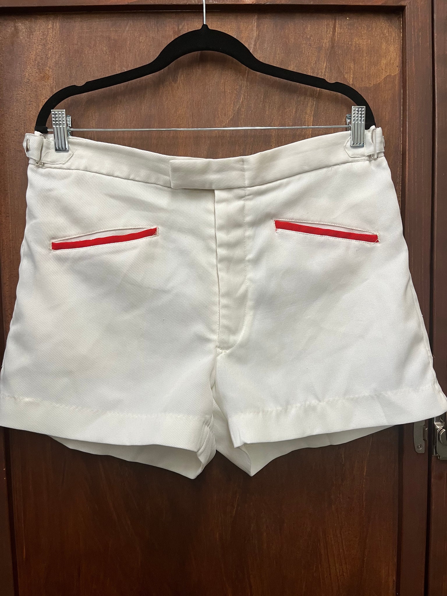 1960s MENS SHORTS- White tennis shorts w/red trim pockets