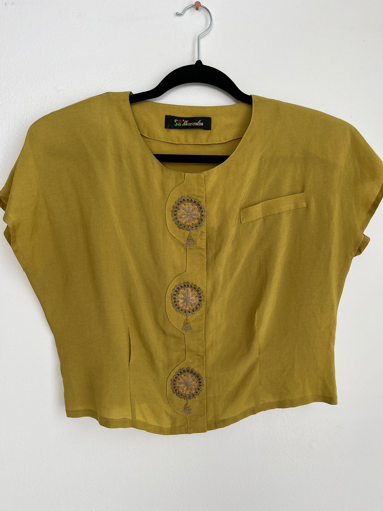 1990s TOP-chartruese rayon crop top w/front embroidery