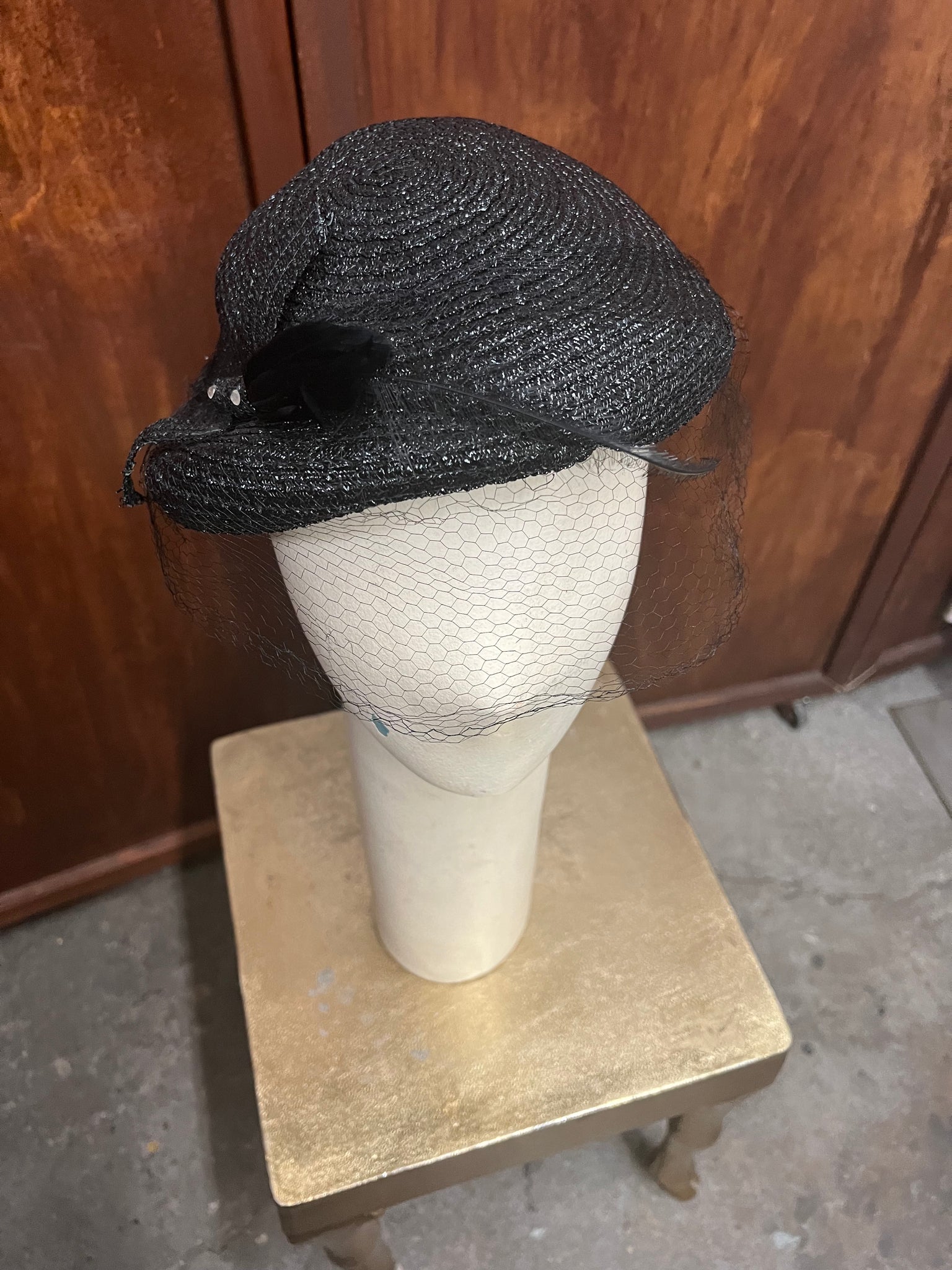 1960s ACCESSORIES-HAT-black feather lace