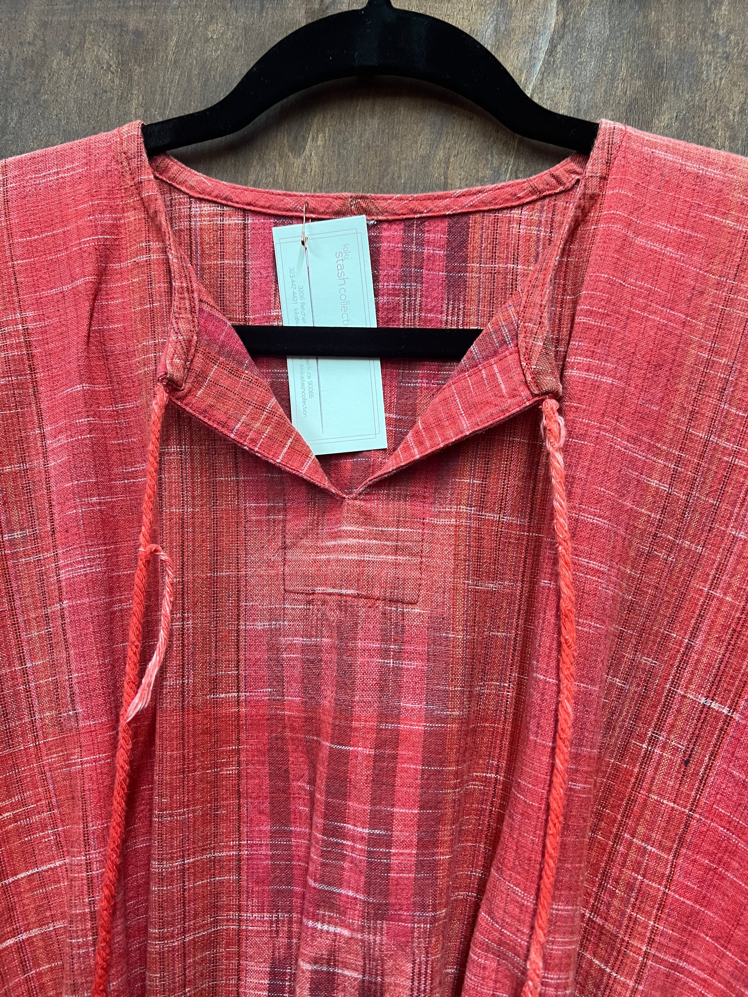 1970s TOP- red ikat crop w/ wing sleeves & waist tie