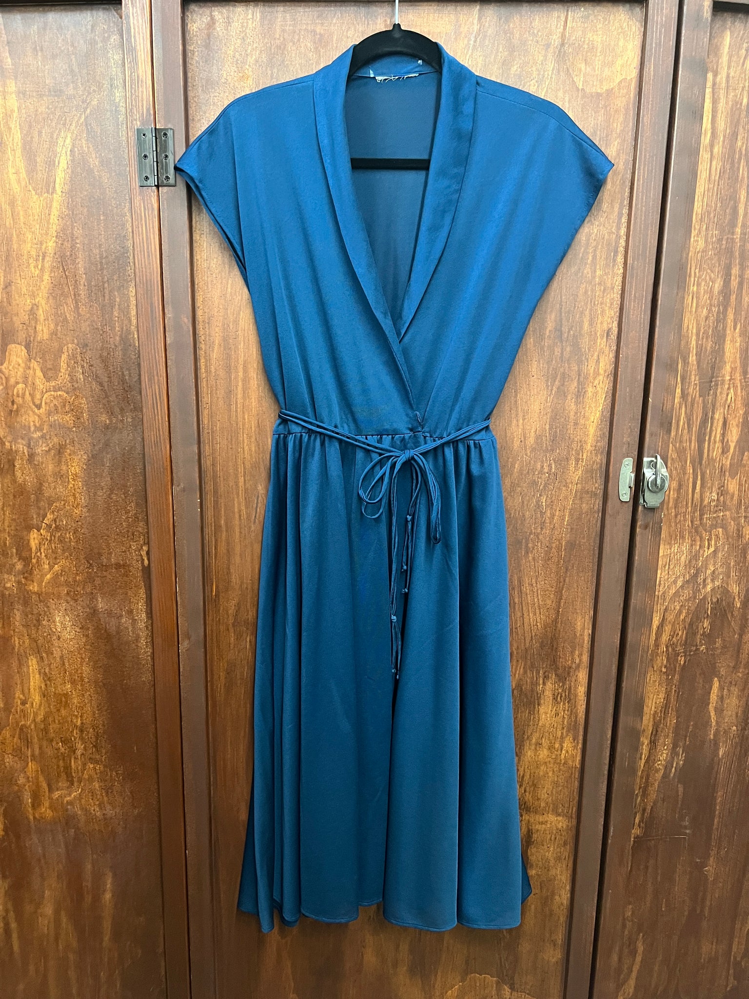 1970s DRESS-navy blue poly wrap w/ belt