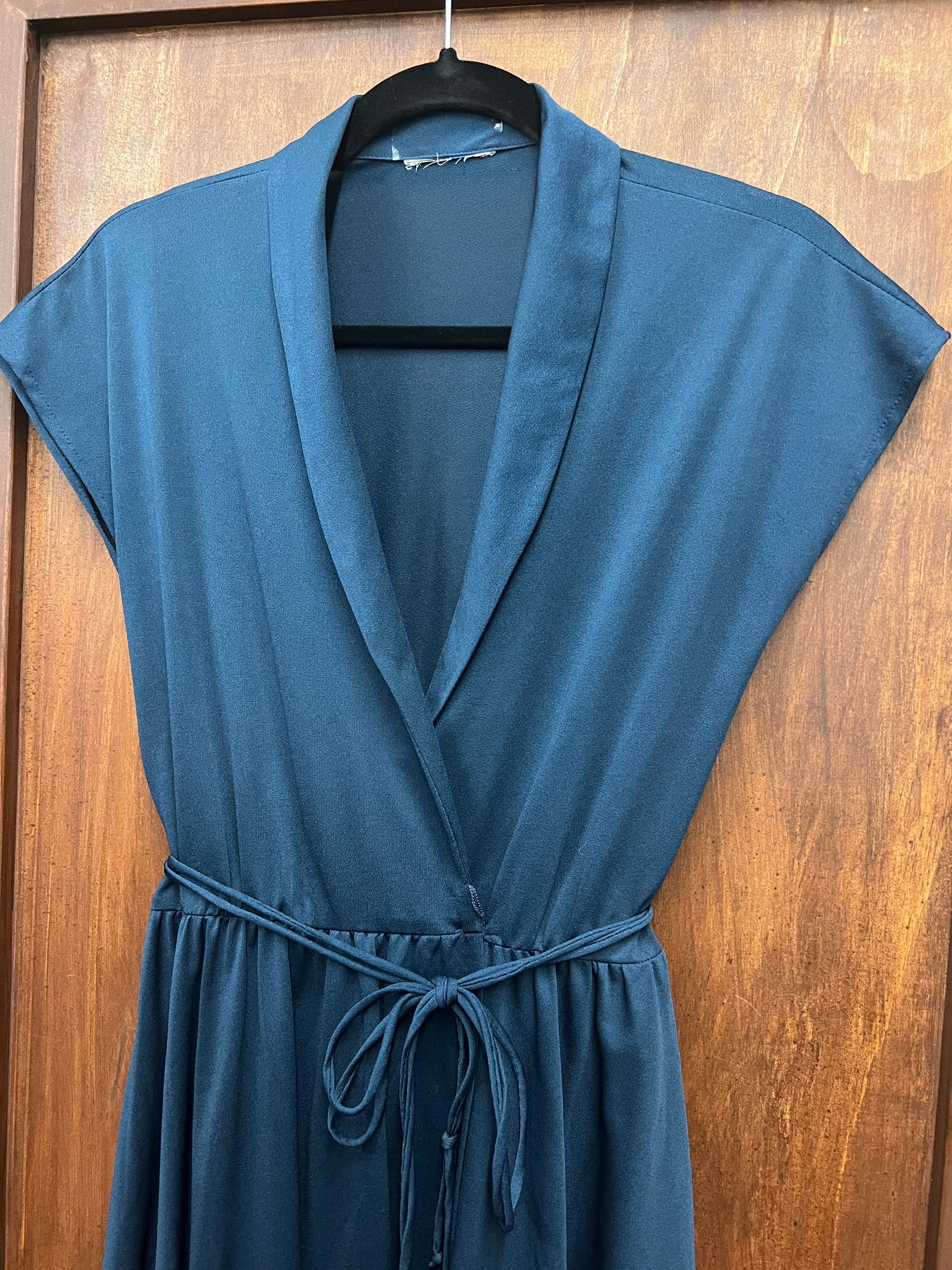 1970s DRESS-navy blue poly wrap w/ belt