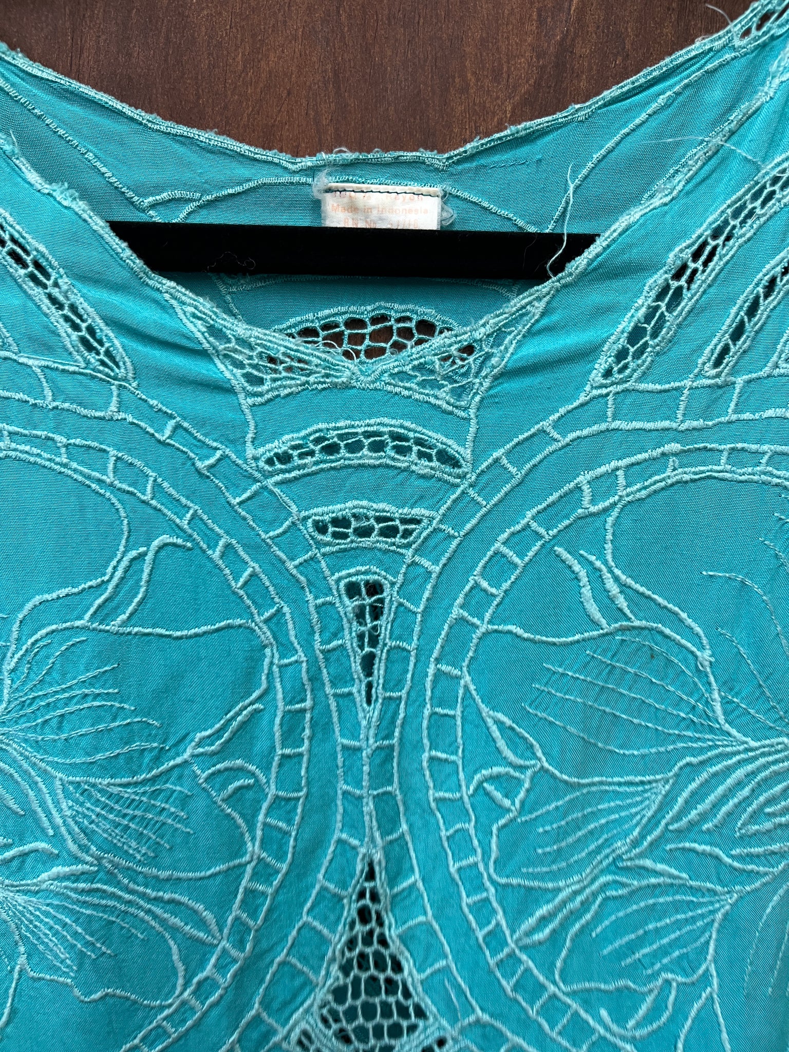 1990s TOP- Turquoise embroidered mesh cutout crop
