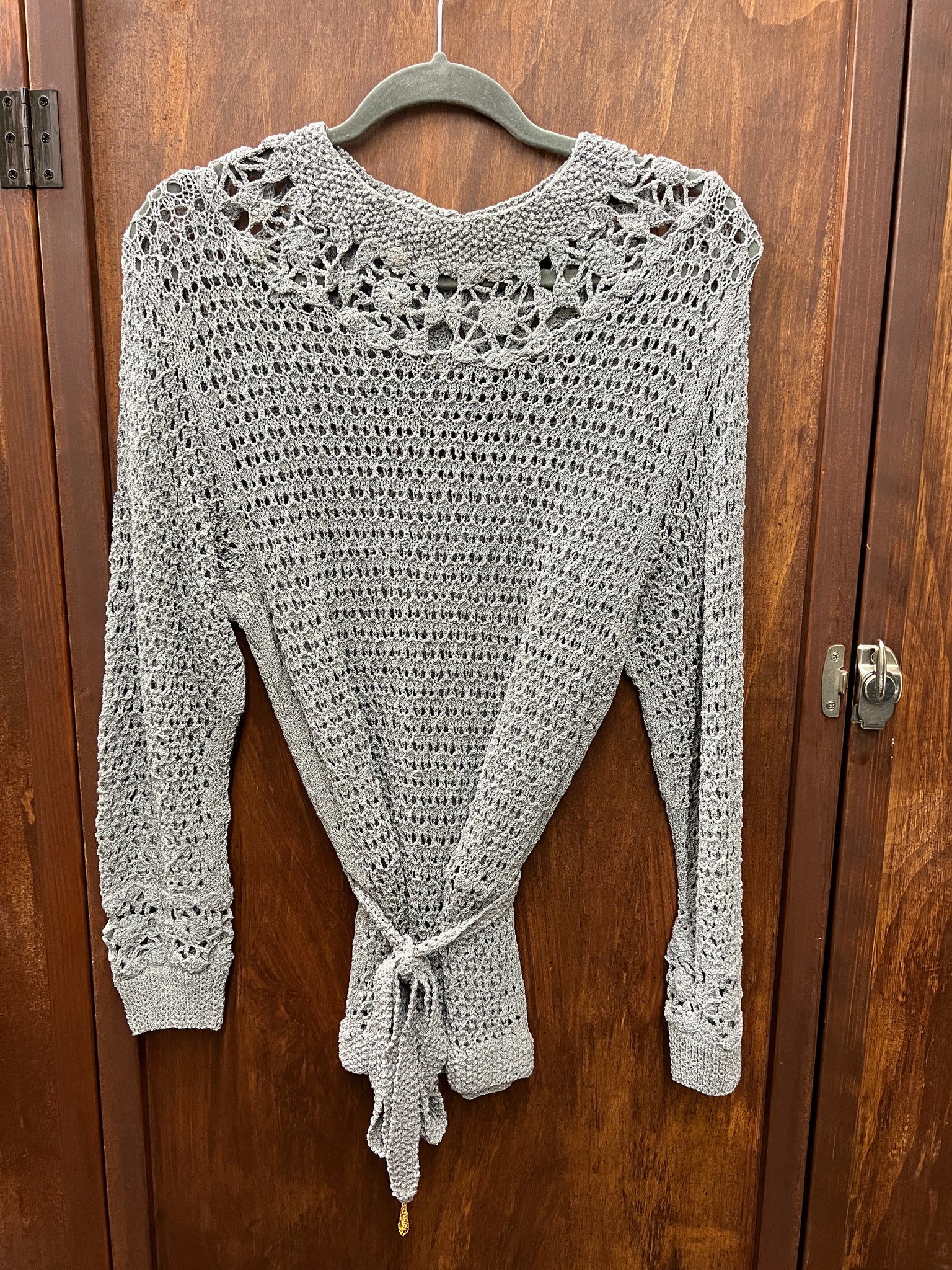 1970s SWEATER- Grey crotchet with belt