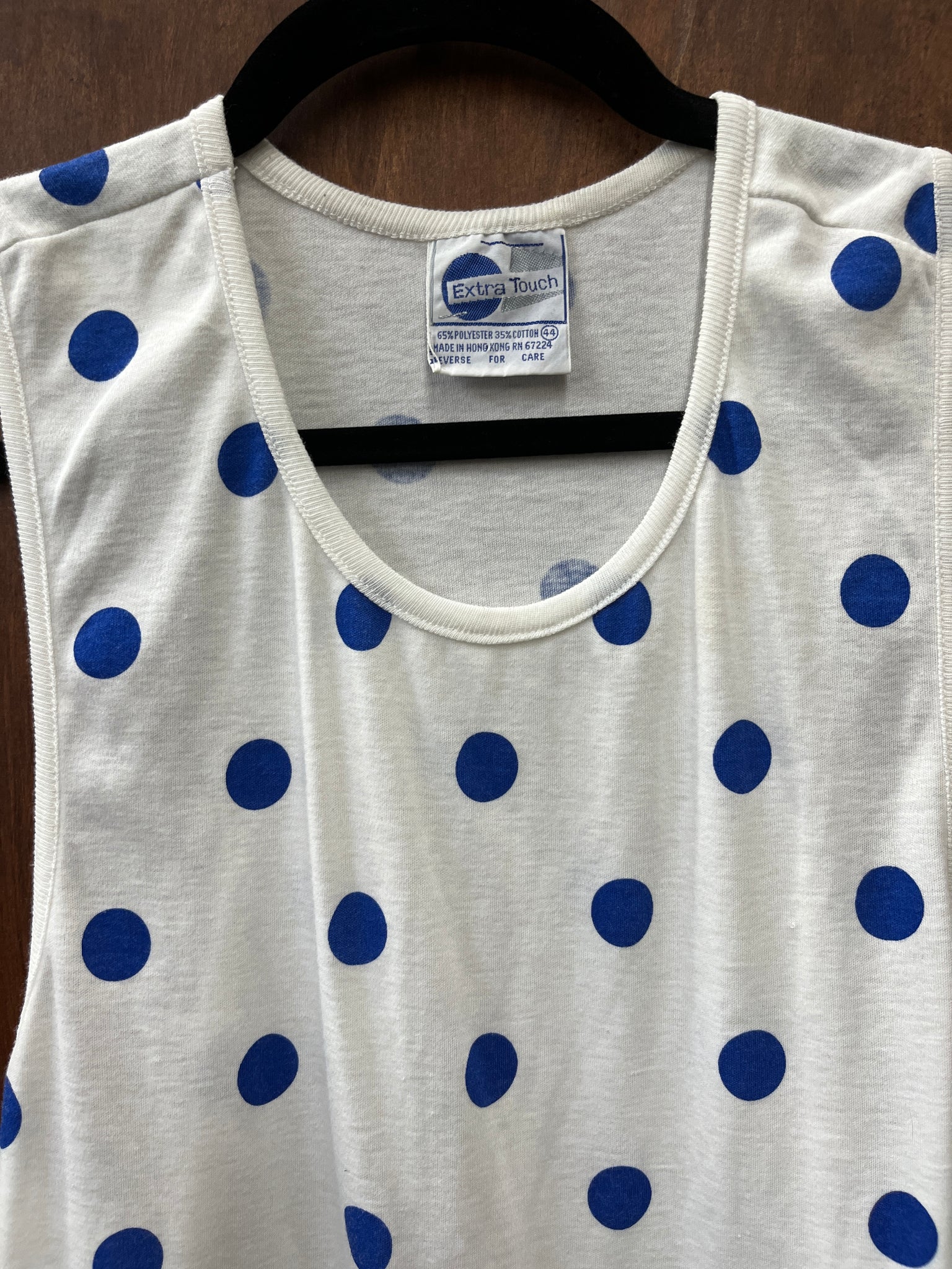 1990s T SHIRT- tanktop- Extra Touch- white with blue polka dots