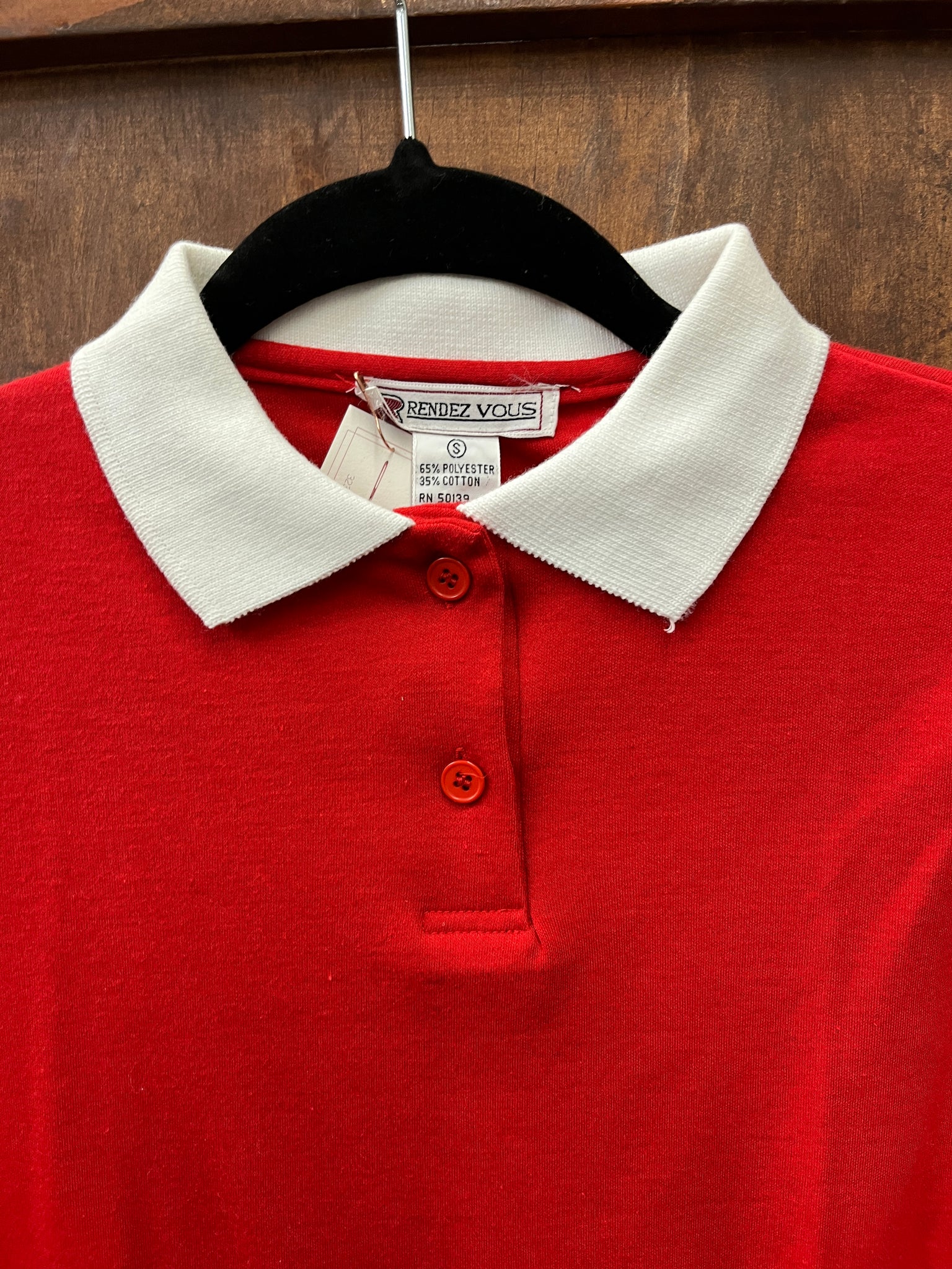 1980s TSHIRT- Polo-Rendez Vous- cherry red white collar