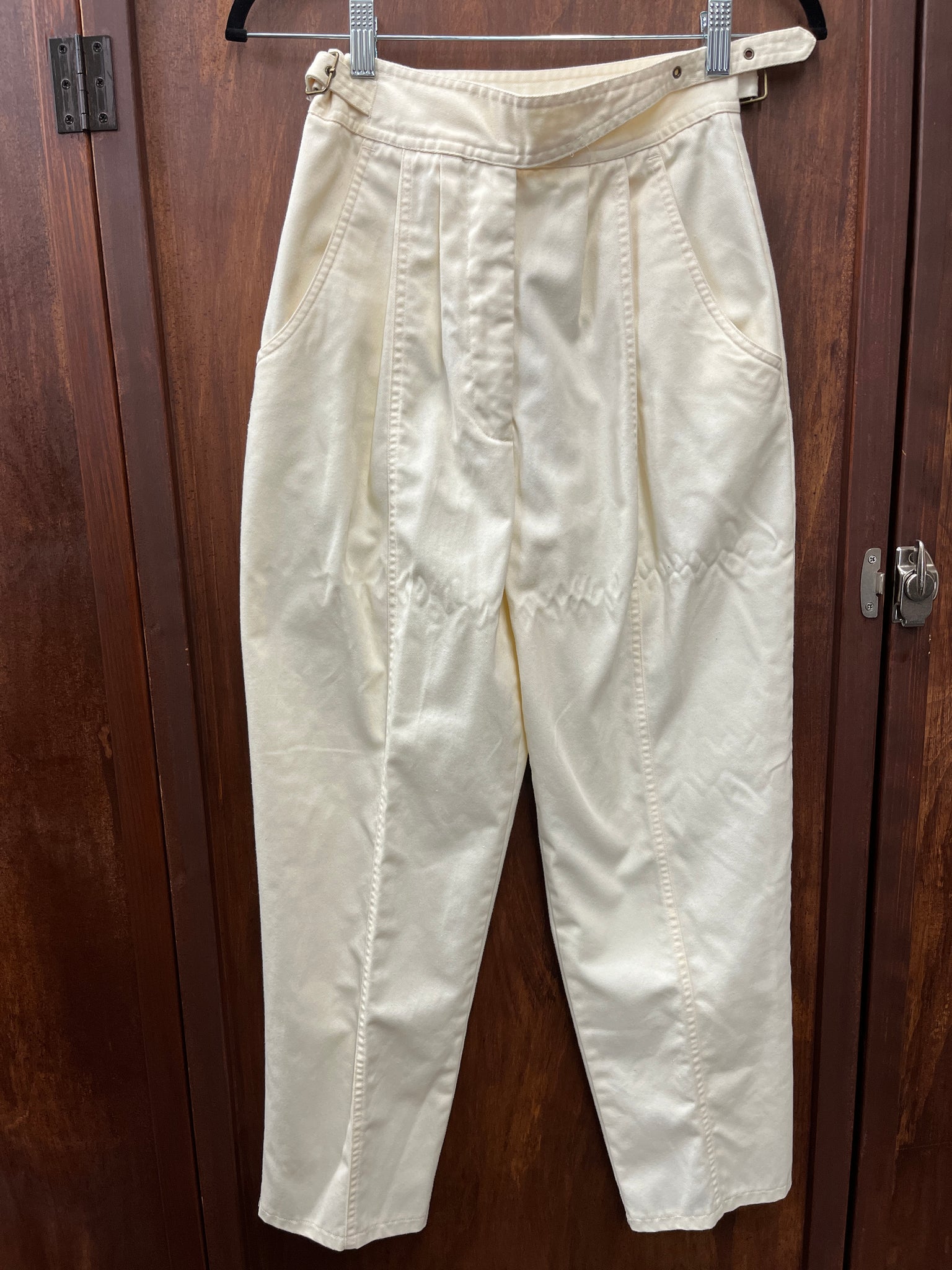 1980s PANTS- SK&Company- cream pleated front peg leg