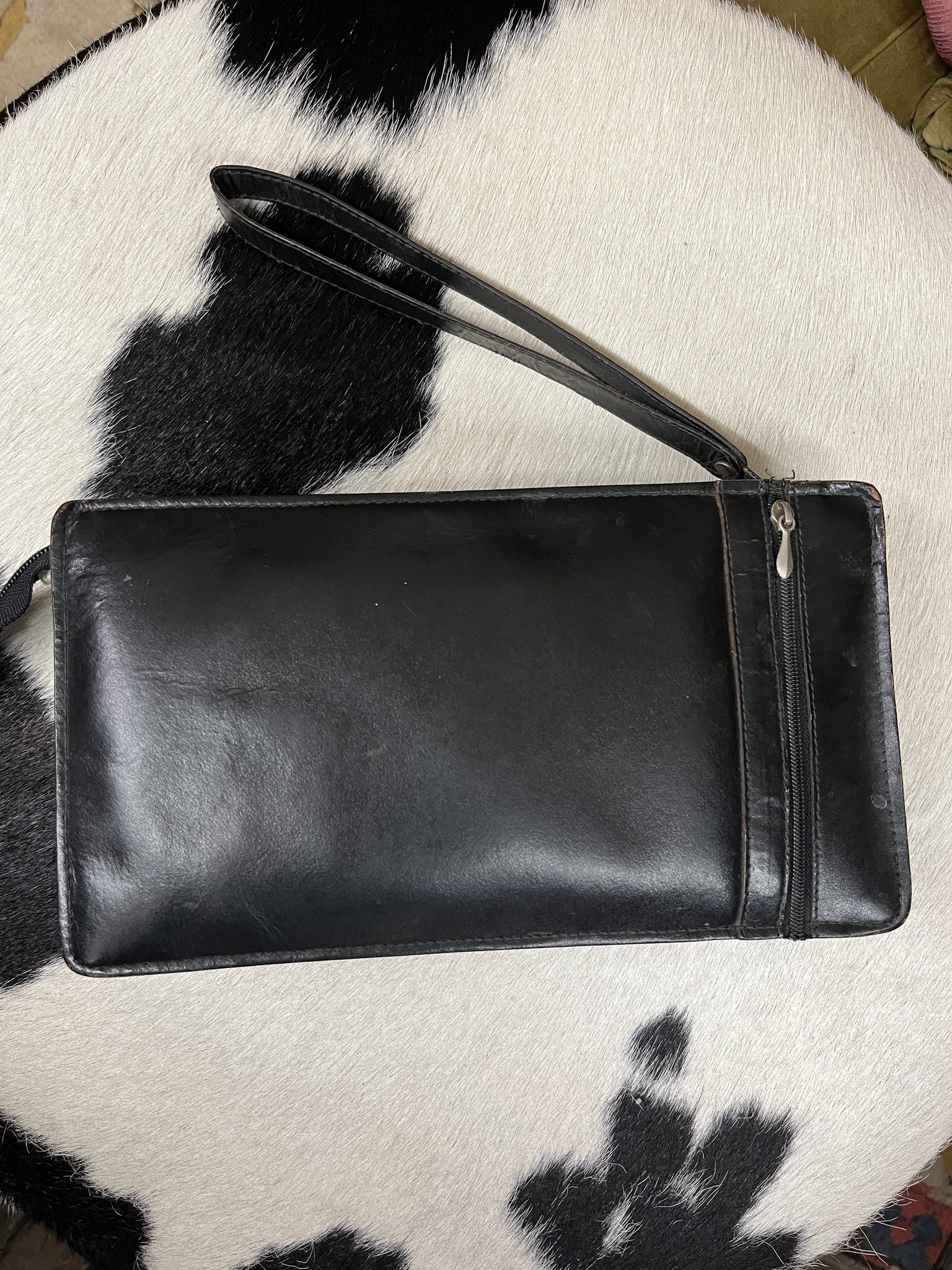 1980s PURSE-black leather zip clutch