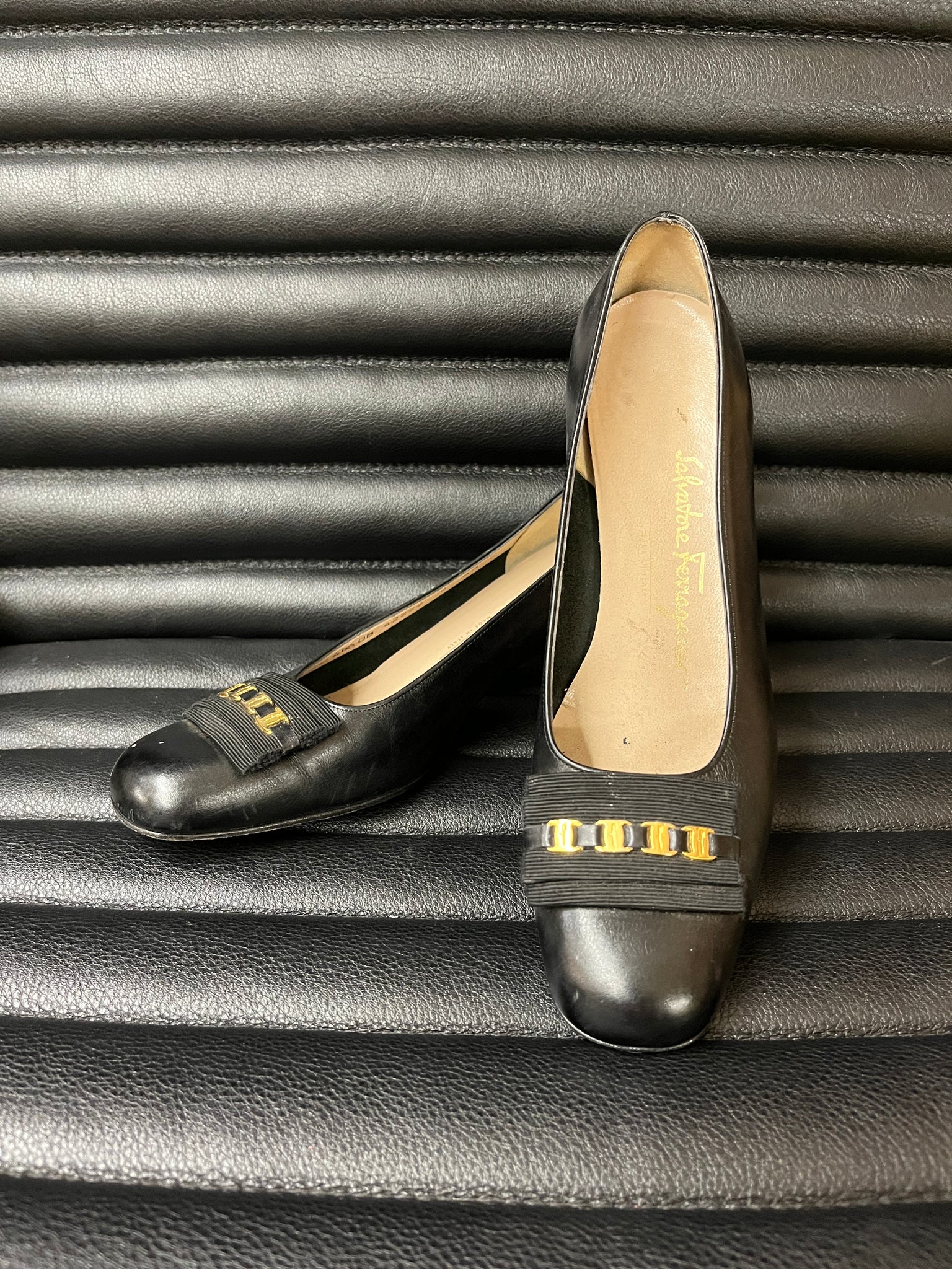 1960s SHOES- Salvatore Ferragammo- black pumps with gold chain