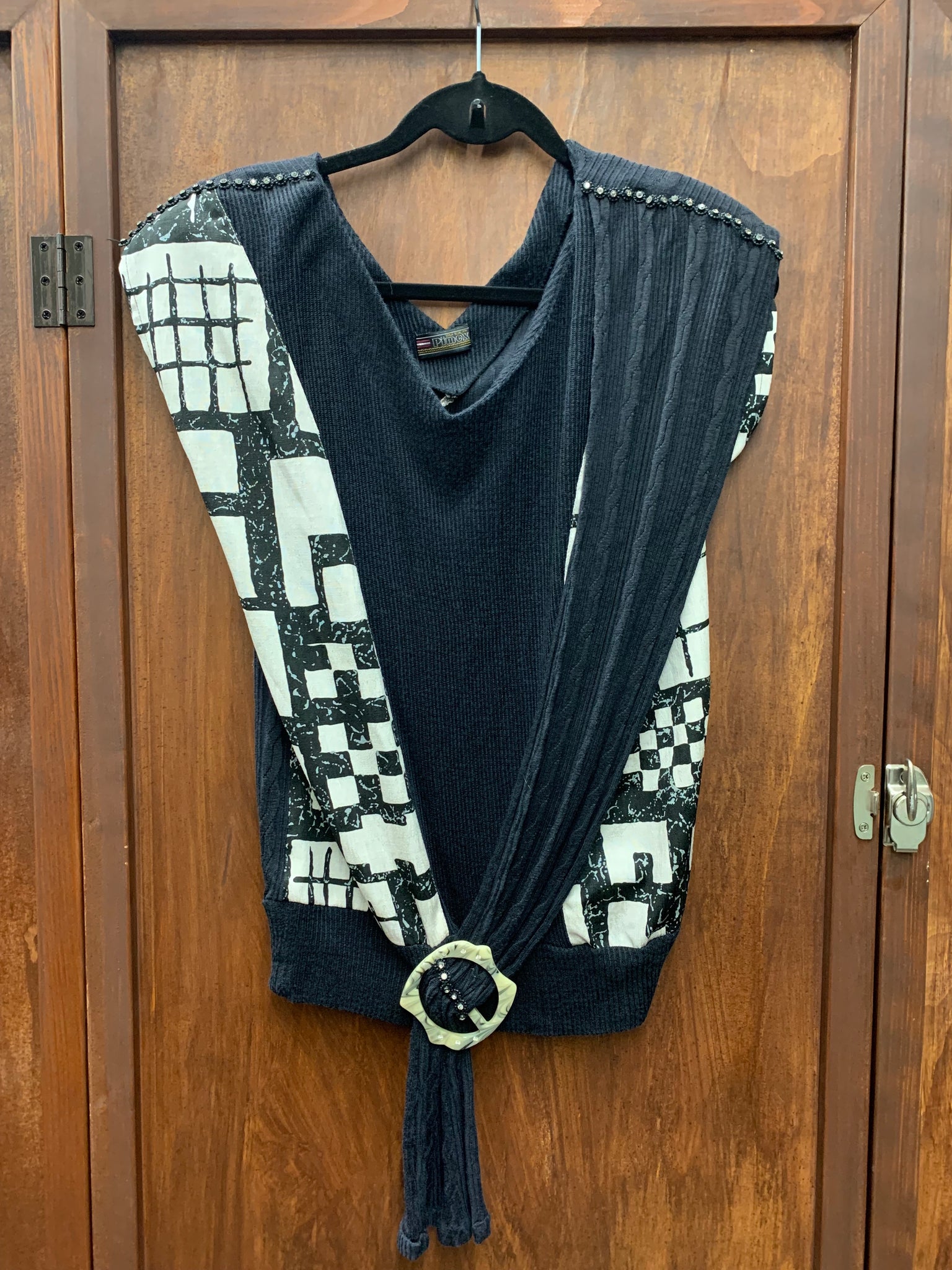 1980s TOP- Pimex blk/white knit top with waist detail