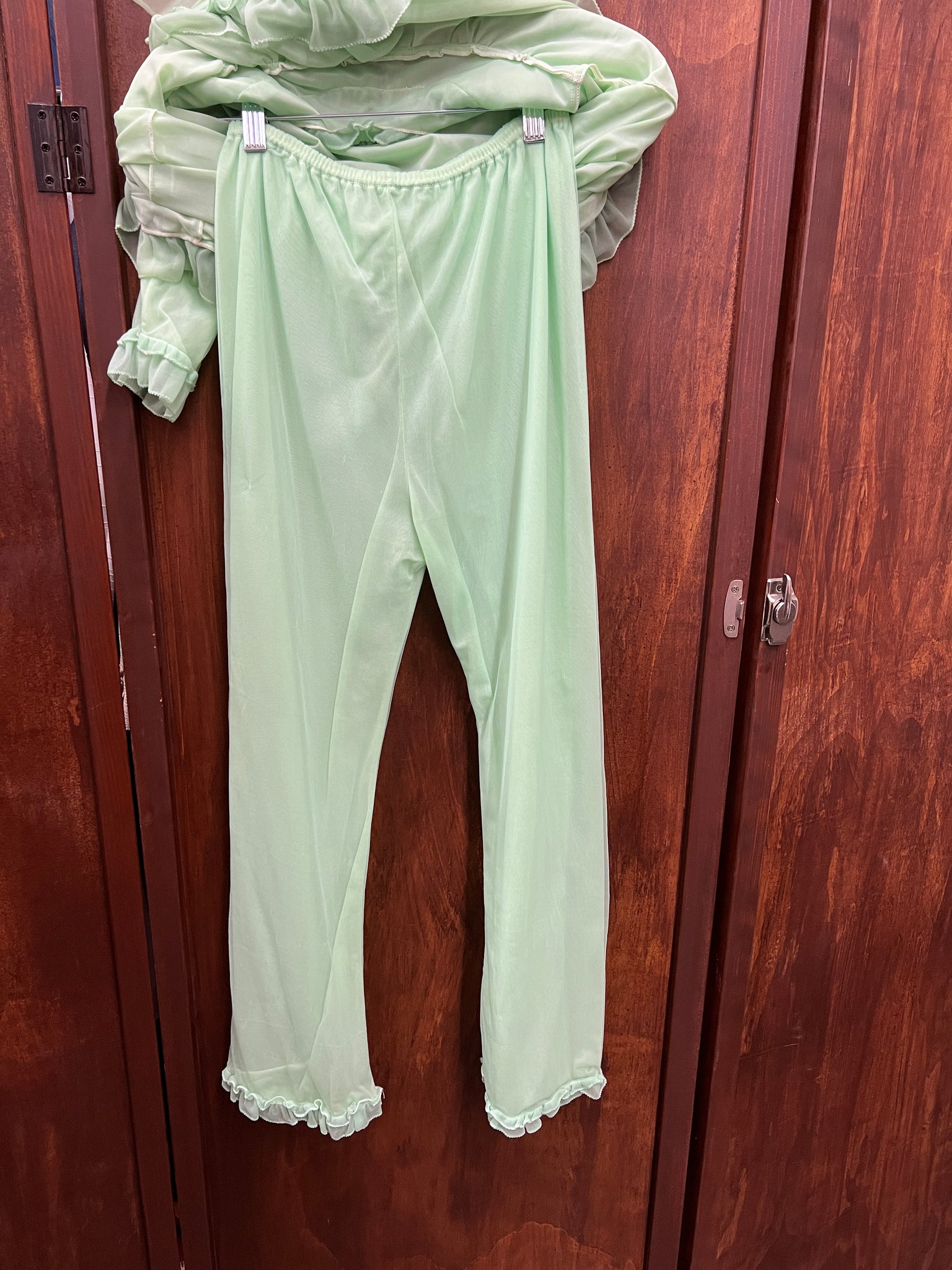 1960s 2-PIECE -LINGERIE- mint green ruffled pajama set