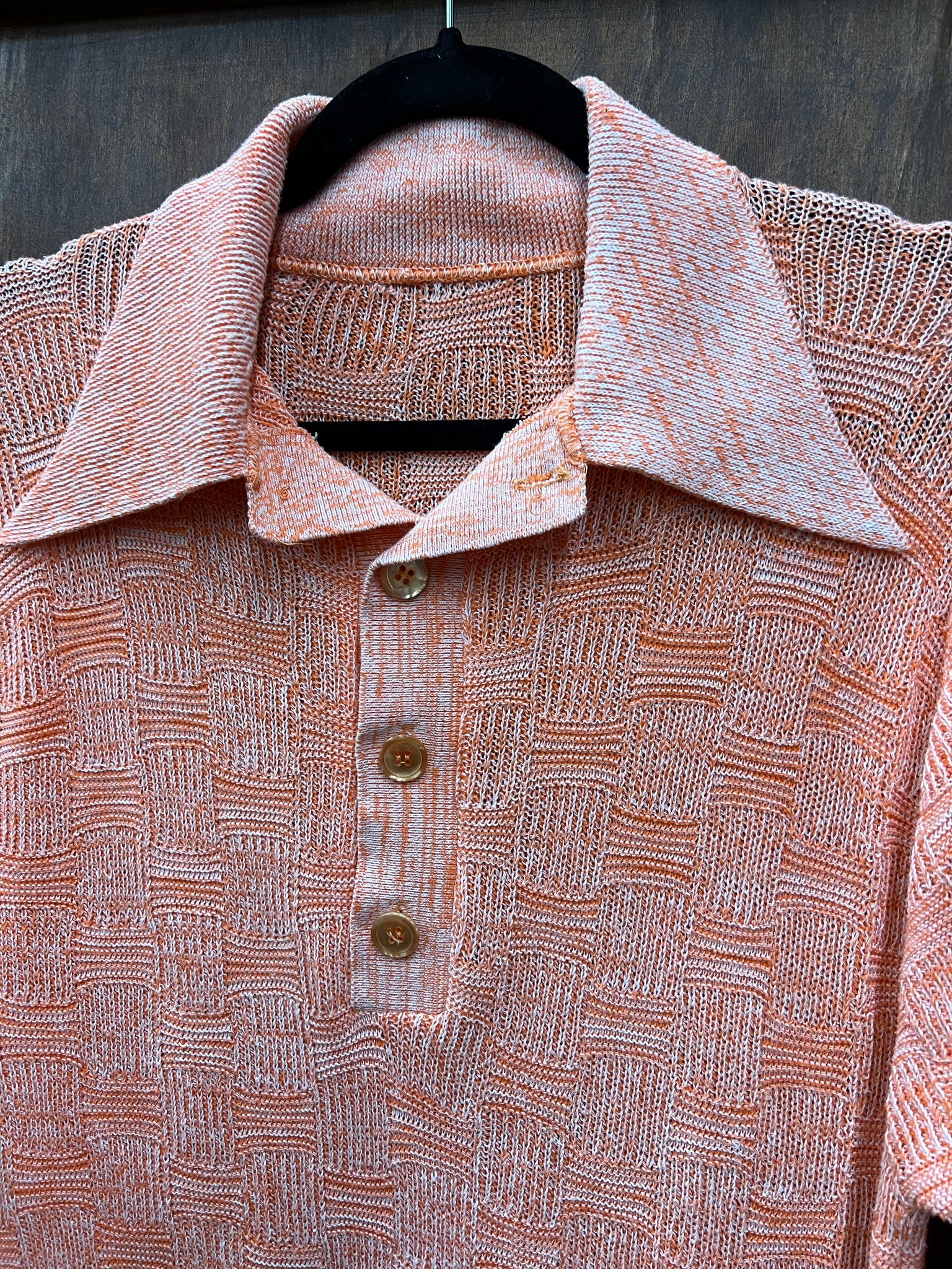 1970s MENS SWEATER- coral heather collared knit s/s