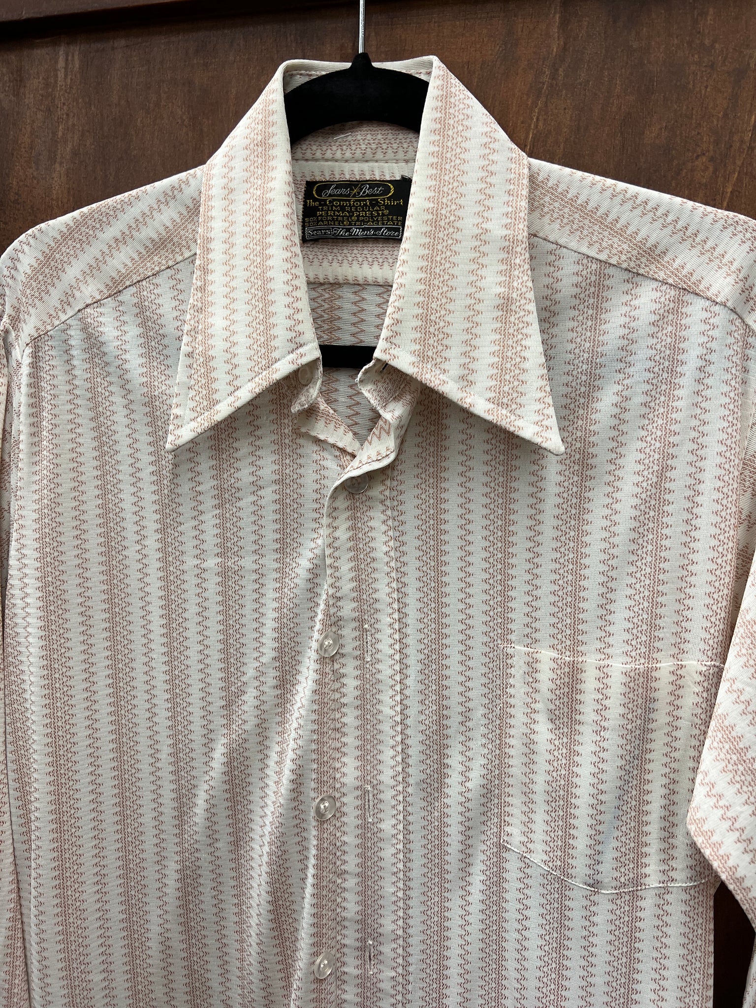 1970s MENS TOP- Sears Best soft poly cream w/ brown zigzag l/s