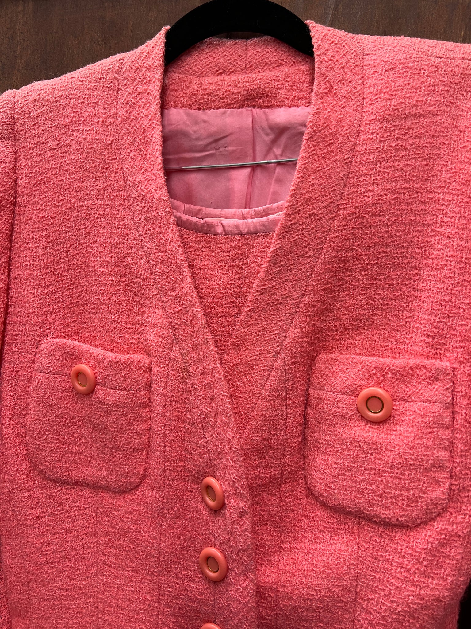 1990s+ 2 PIECE- SKIRT SUIT- Pink tweed Chanel style
