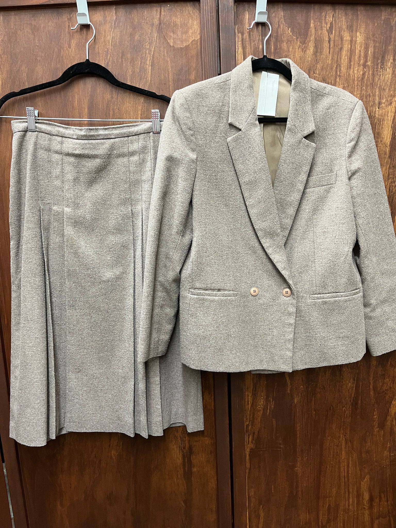 1970s 2 PIECE- SKIRT SET- wool sand jacket/skirt