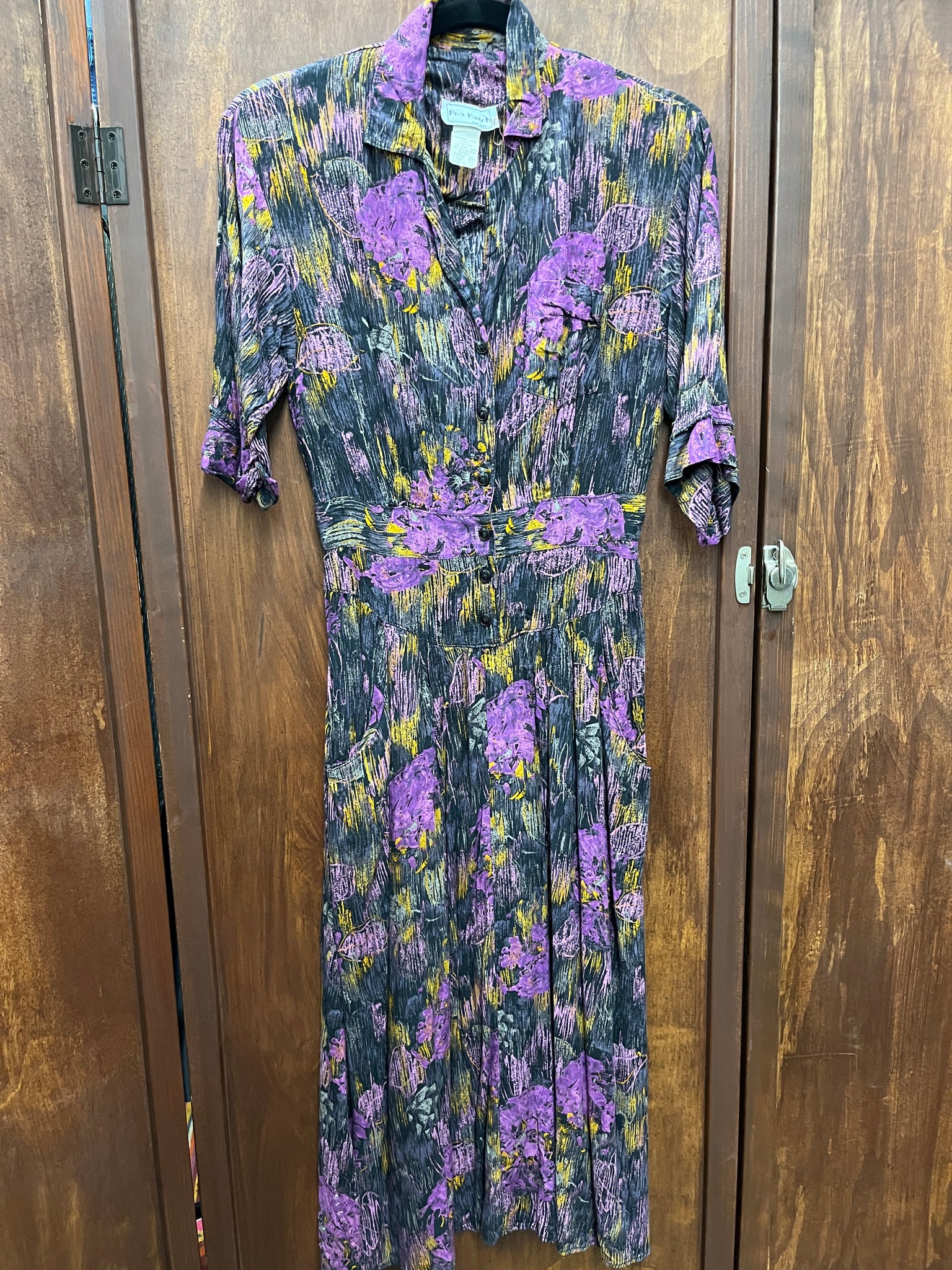 1980s DRESS- Pea Party purple modern floral print button front