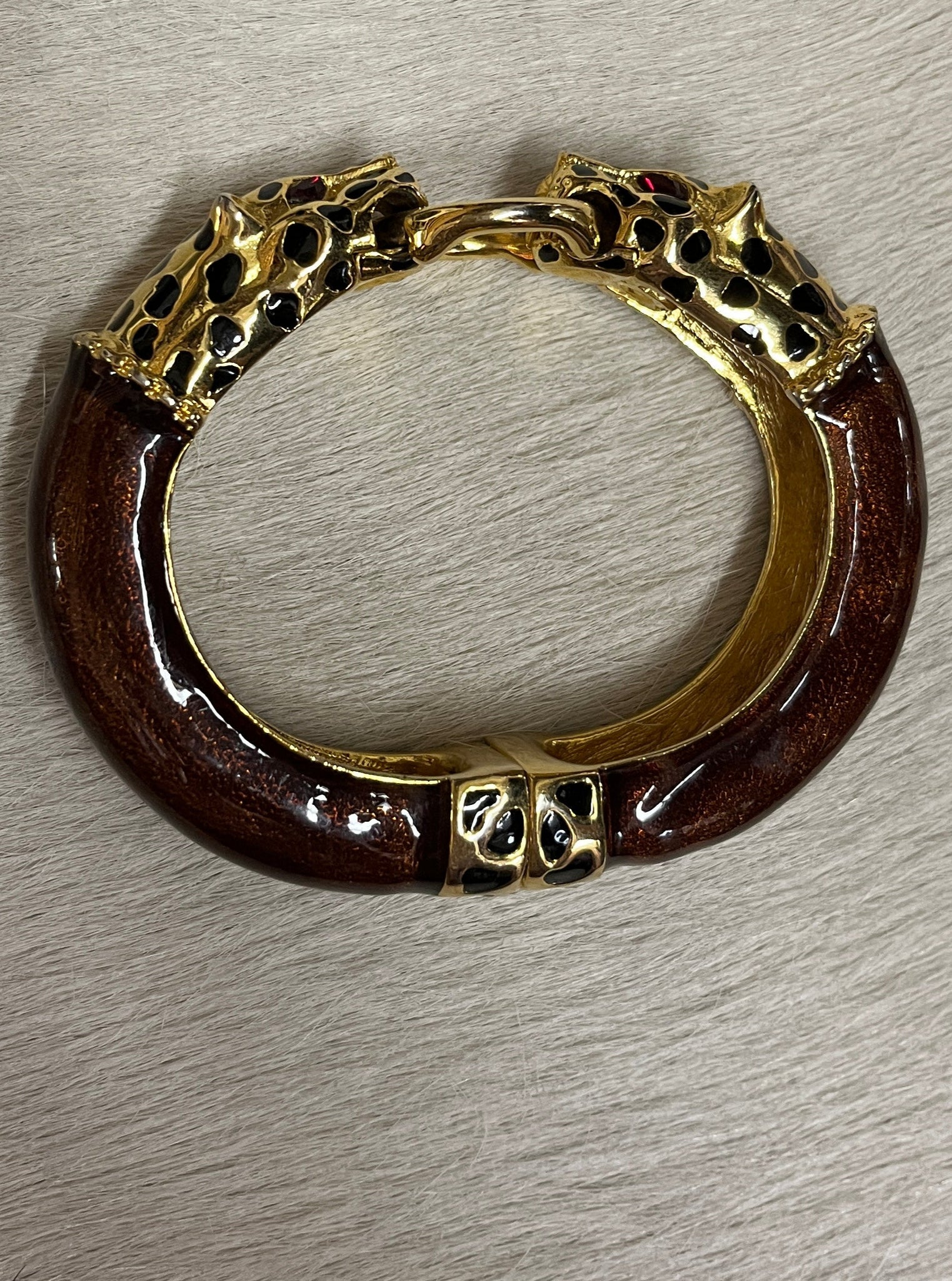 RENTAL 1970S JEWELRY- KLJ Cheetah clamper bracelet