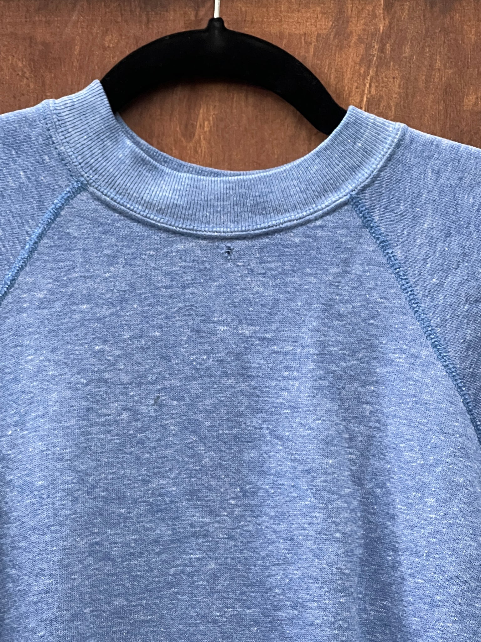1980s MENS T SHIRT- Sweatshirt heather blue raglan sleeve
