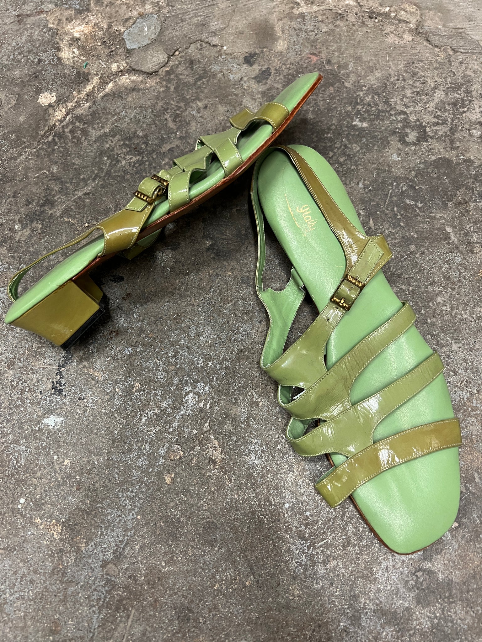 1960s SHOES - Sandals green strappy square heel